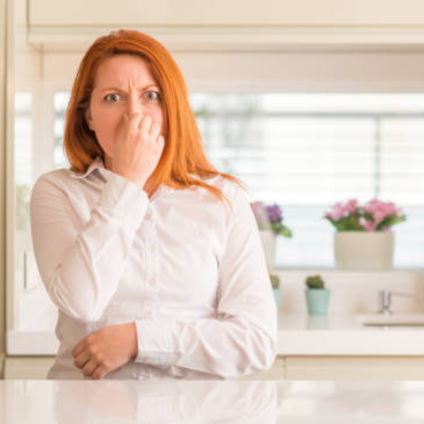 Why Your Cutting Board Smells — And What That Means for Bacteria