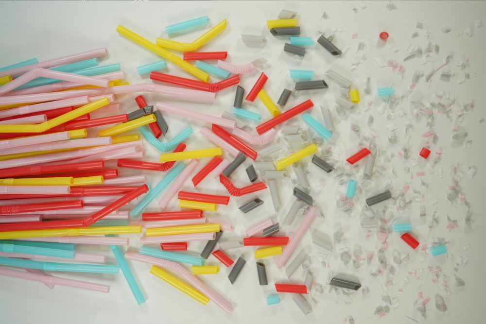 The Truth About Microplastics in Your Kitchen (And How to Avoid Them Daily)