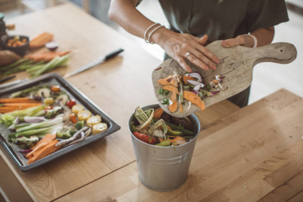 What “Low-Tox Living” Really Means (And How to Start in Your Kitchen)