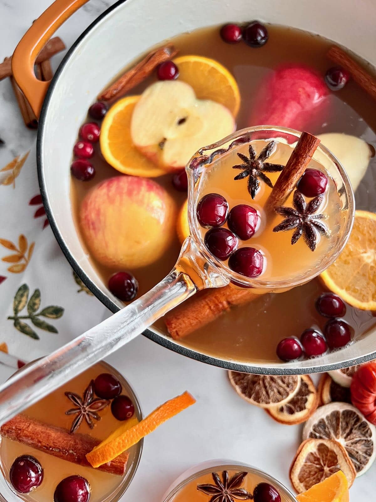 5 Cozy, Eco-Conscious Drinks to Welcome Fall